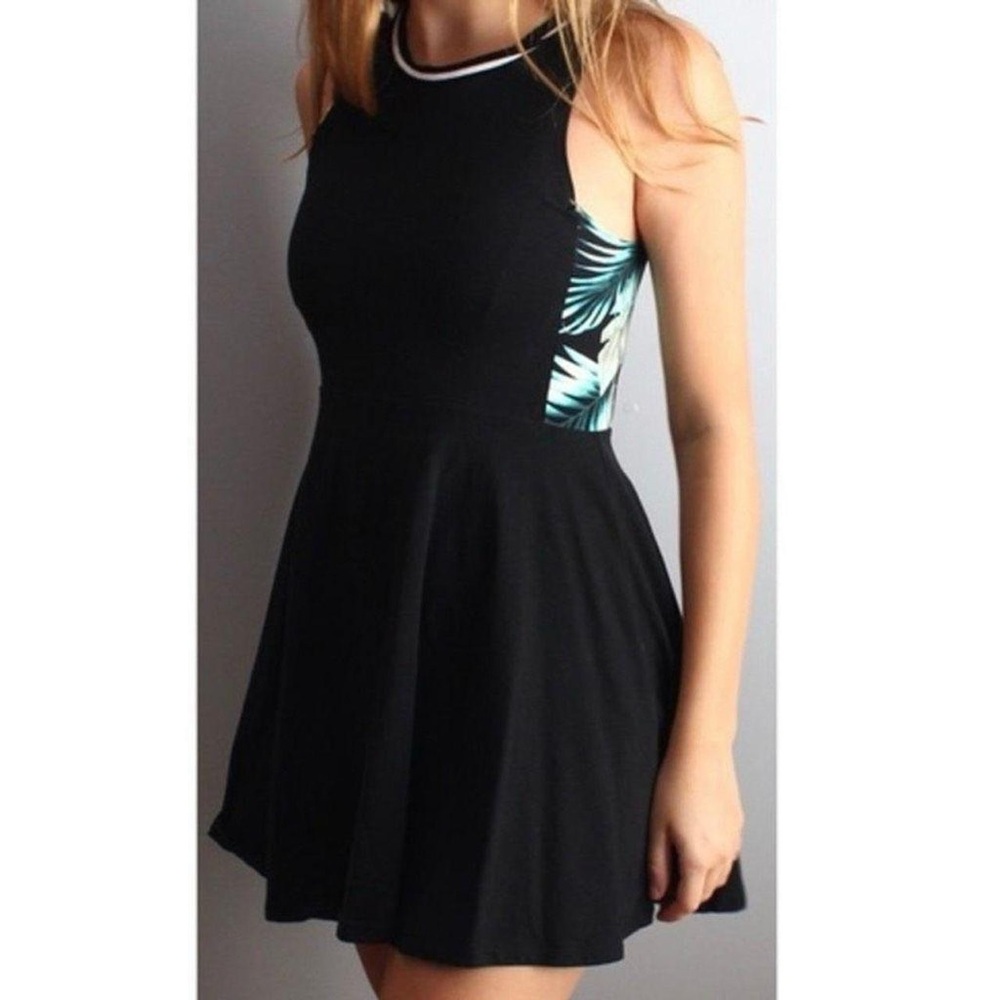 Victoria’s Secret PINK Black Tropical Leaf Skater Dress Sleeveless Mini Size M